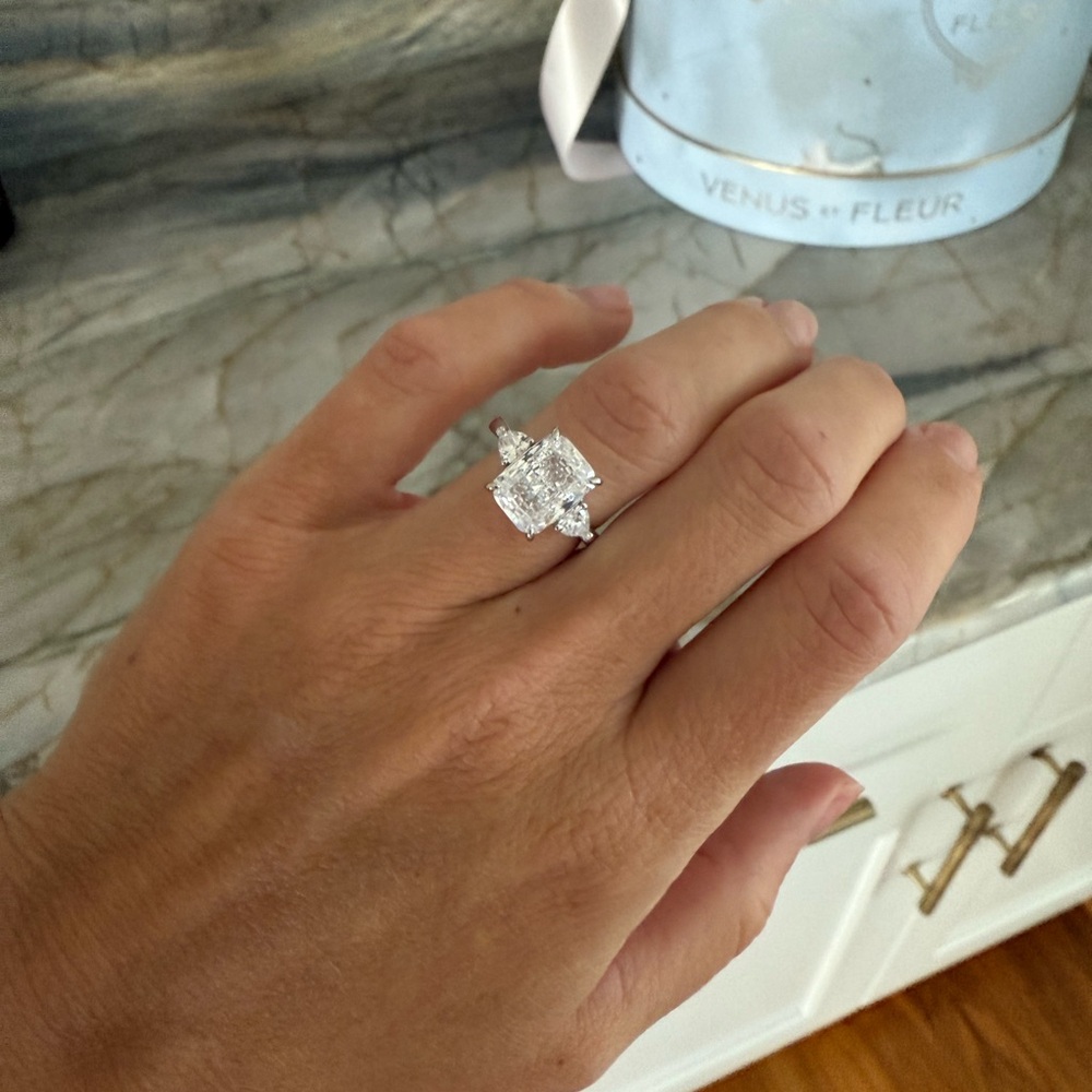 Elegant Silver Ring with Clear Stone